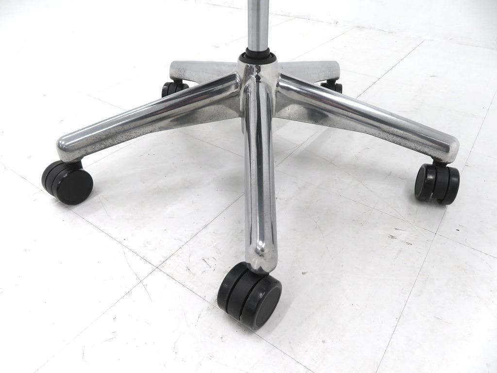 展示品　ハーマンミラー　アーロンチェア　ポリッシュ　Bサイズ　フル装備　事務椅子