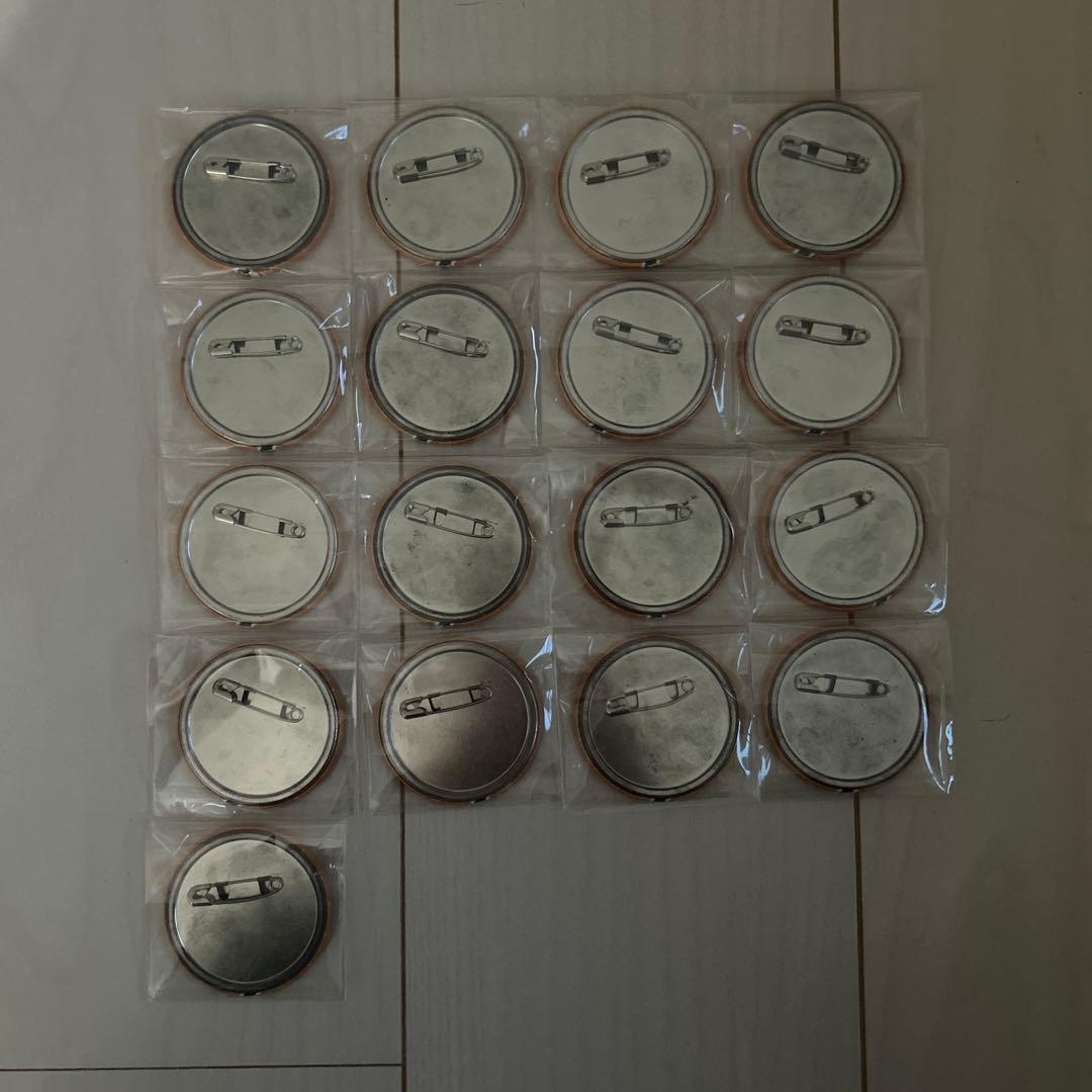 カラフルピーチ えとさん 缶バ