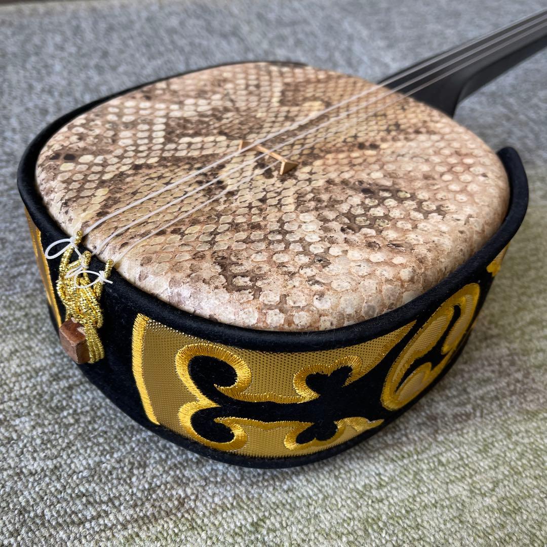 沖縄三線　本蛇革　強化張り　ハードケース•付属品