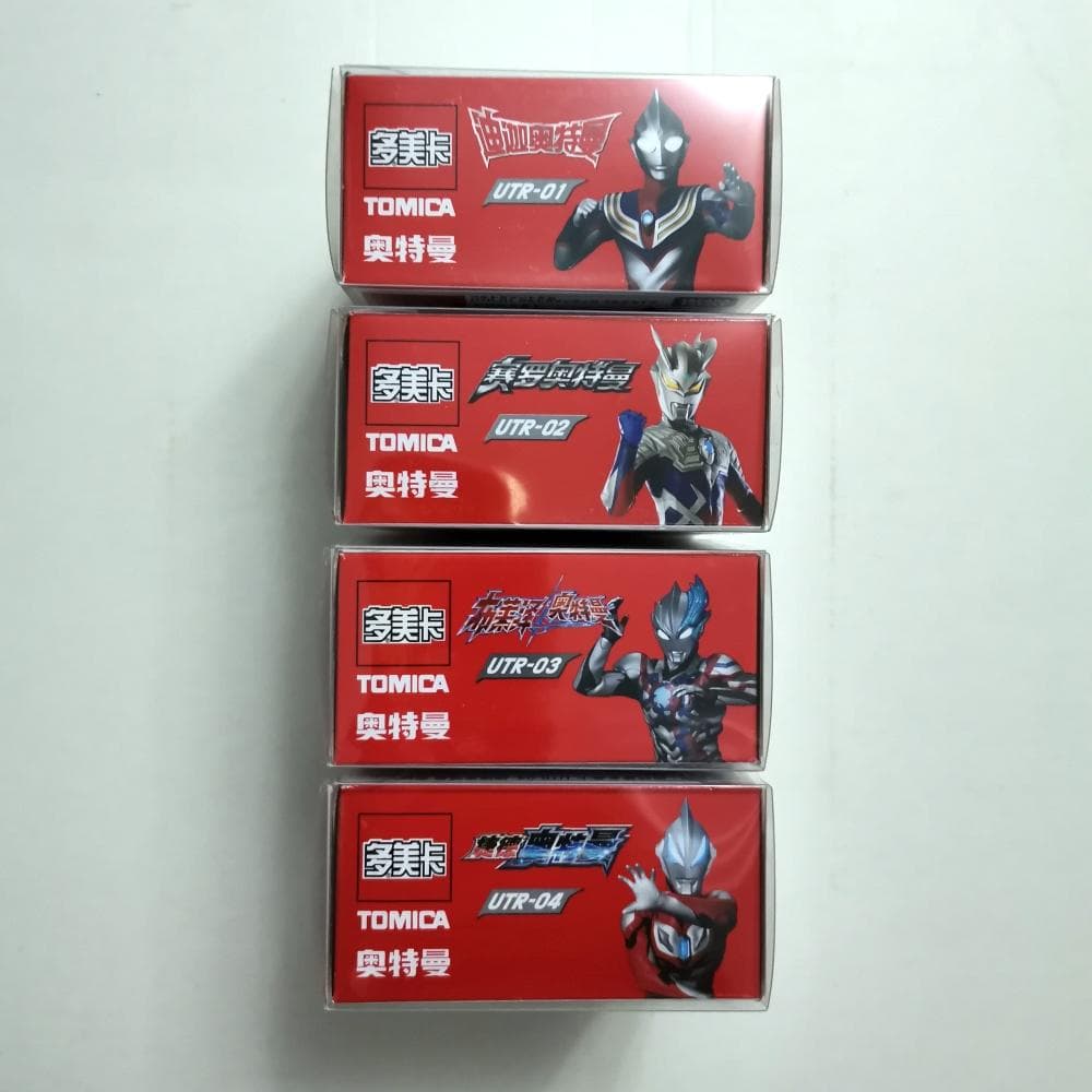 ウルトラマントミカ ４種(UTR-01~04)　箱が大きいタイプ