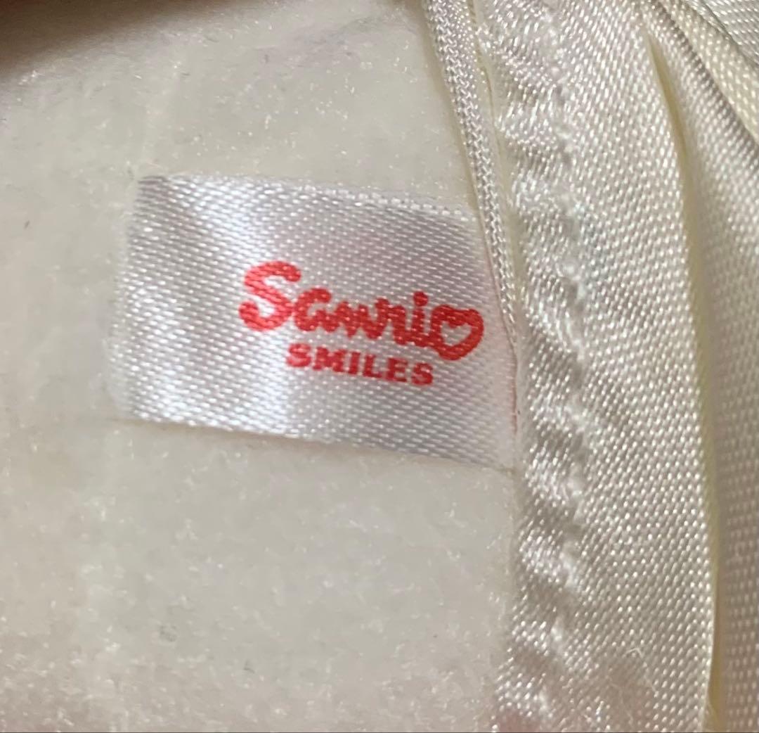 白色リボン付きキティちゃんぬいぐるみ