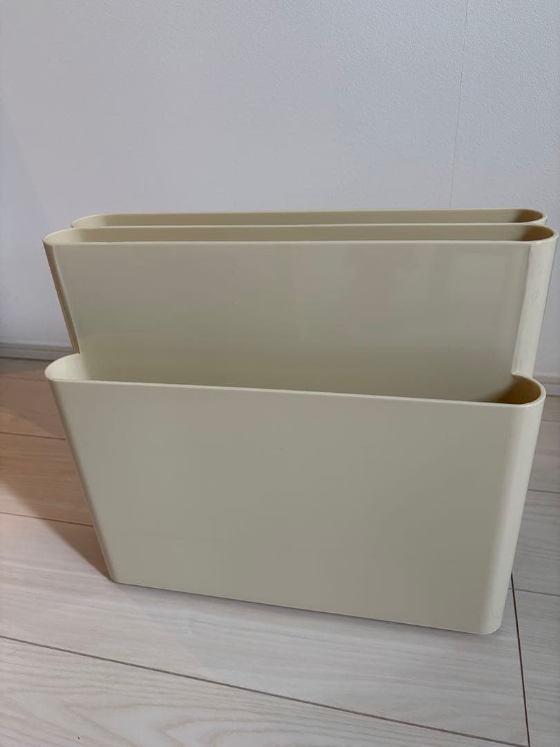 Kartell風　ホワイト マガジンラック