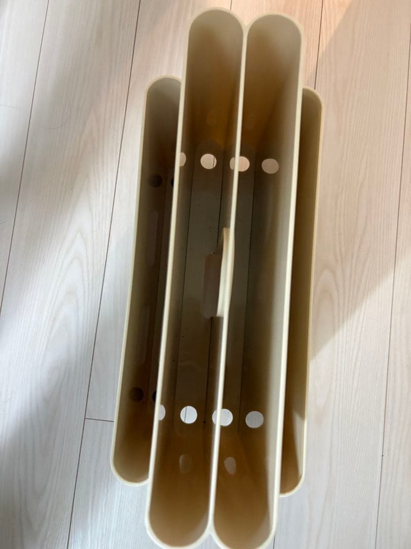 Kartell風　ホワイト マガジンラック