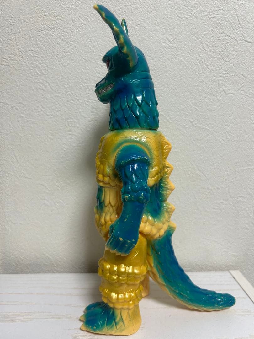 マーミット　ソフビ　暗黒超獣ブラックサタン　ウルトラマンA