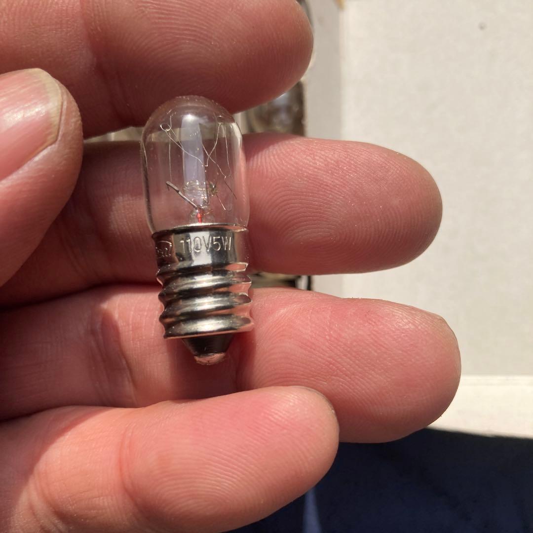 パネル球　110V5W