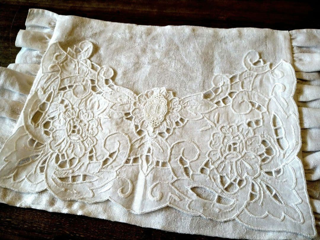 ※あおい※ヨーロッパアンティーク　レース　イニシャル　ティーマット２枚