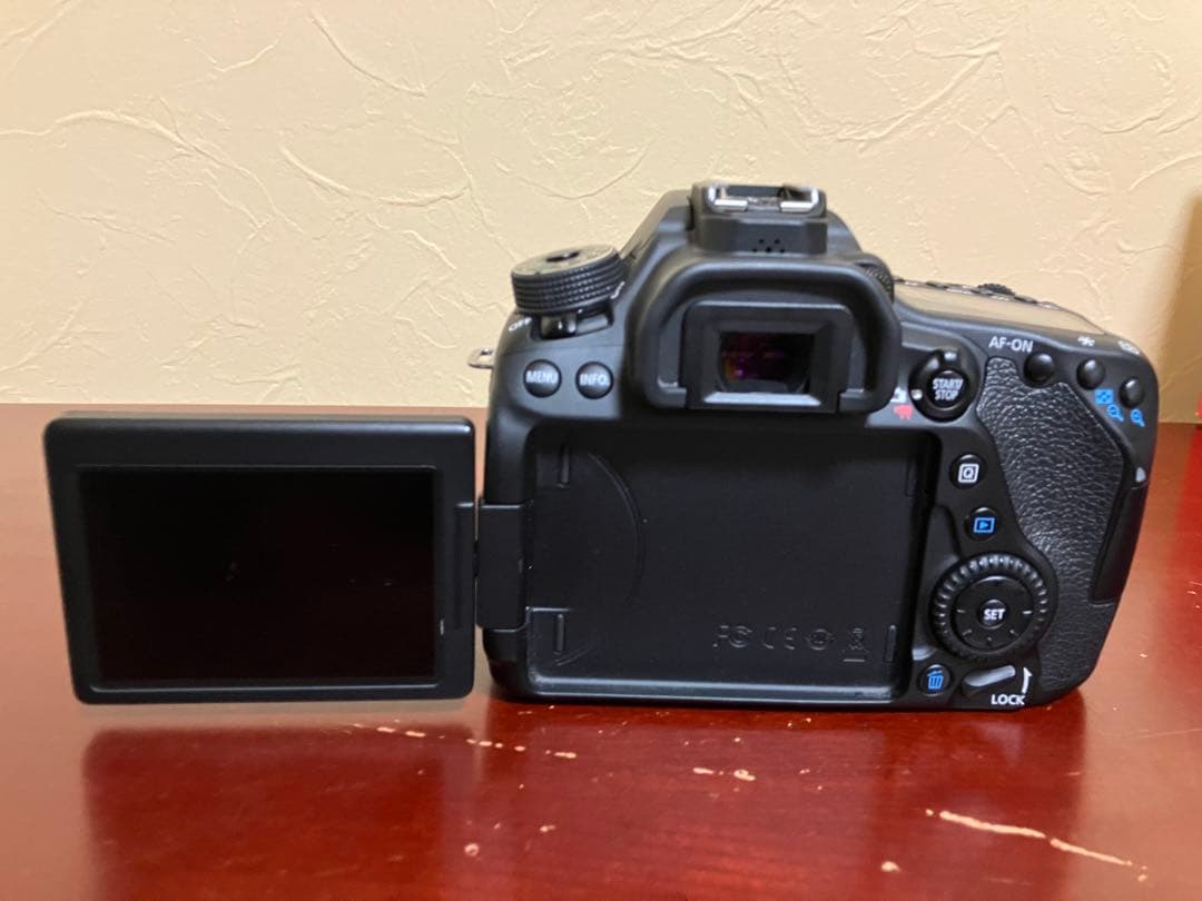 Canon EOS80D + EF-S 18-135mm IS USM セット