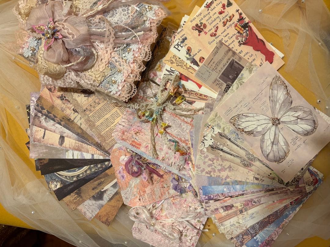 リボンがかわいい♡ファンシーボックスと 紙モノお裾分け100枚以上