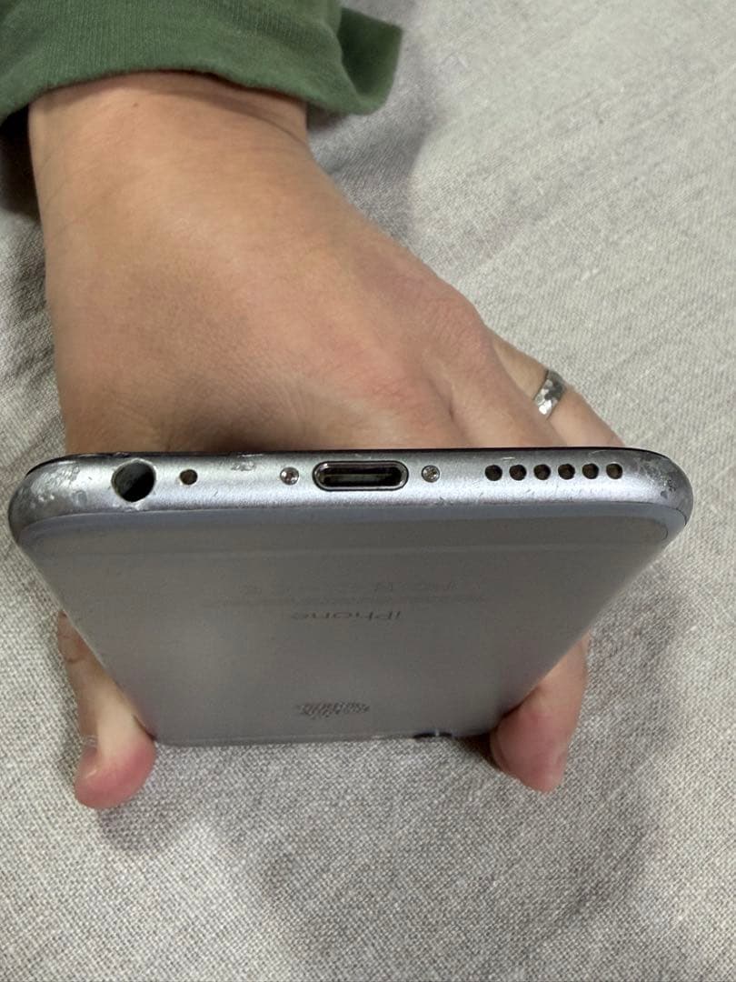 iPhone6 シルバー　64GB バッテリー100%