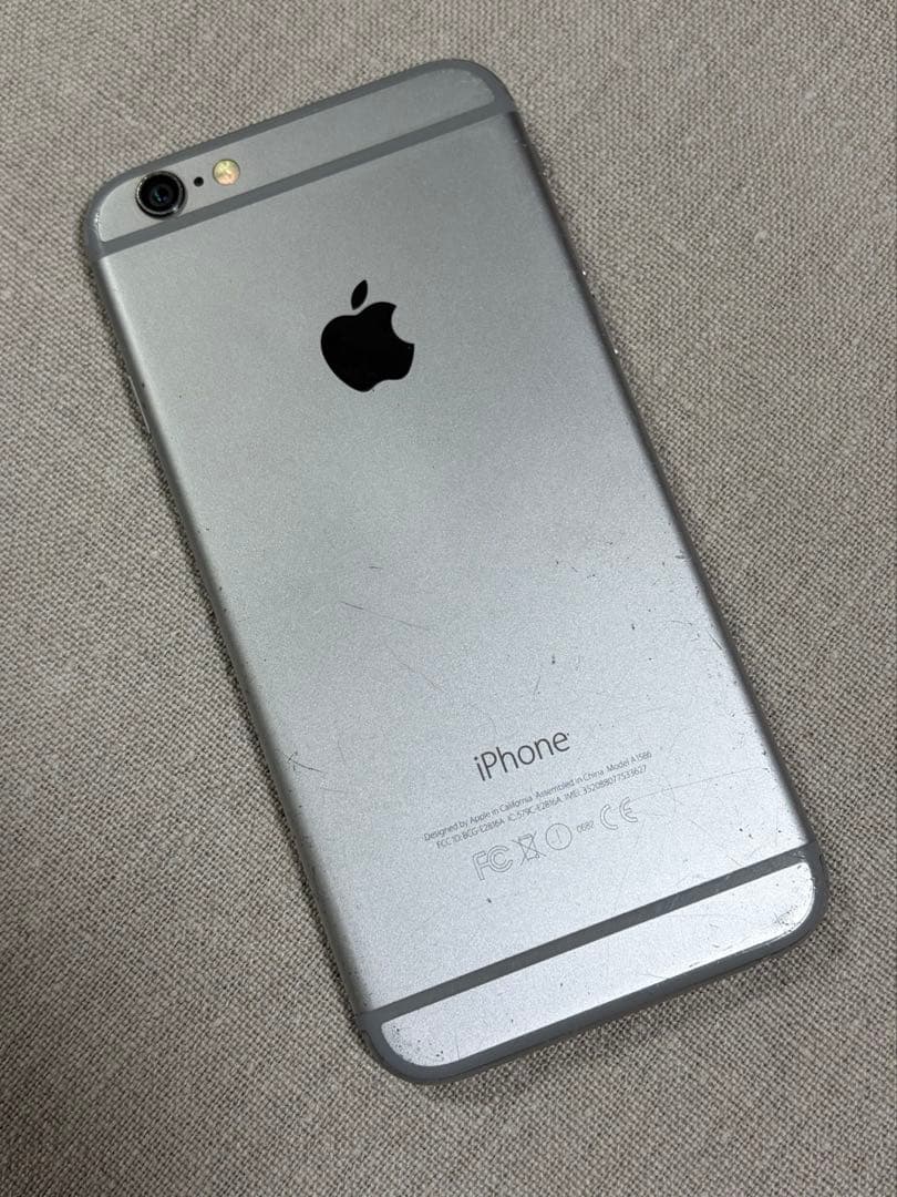 iPhone6 シルバー　64GB バッテリー100%