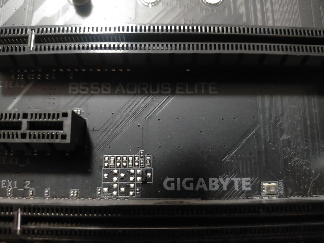 GIGABYTE B550 AORUS ELITE マザーボード