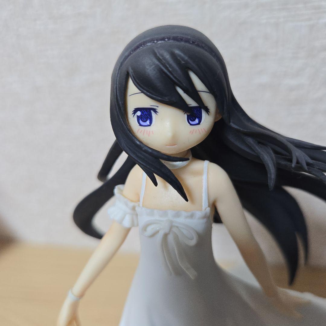 まどかマギカ 鹿目まどか 暁美ほむら 白いワンピース フィギュアセット