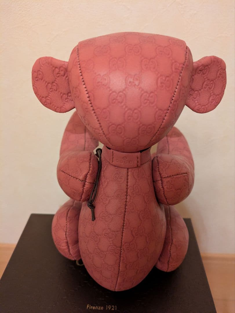 GUCCI ピンク レザー ぬいぐるみ