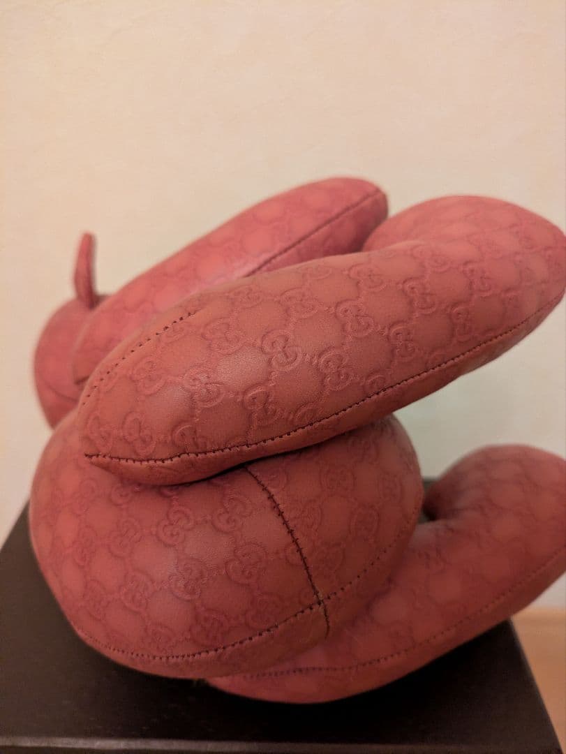GUCCI ピンク レザー ぬいぐるみ