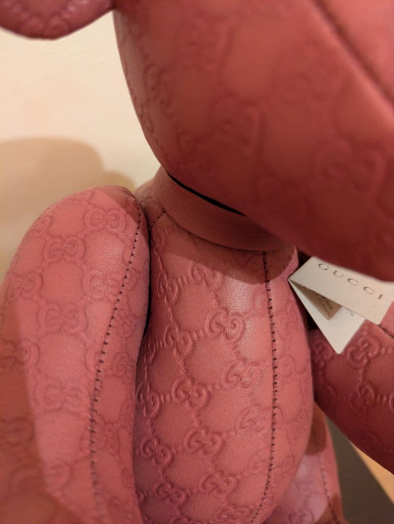 GUCCI ピンク レザー ぬいぐるみ