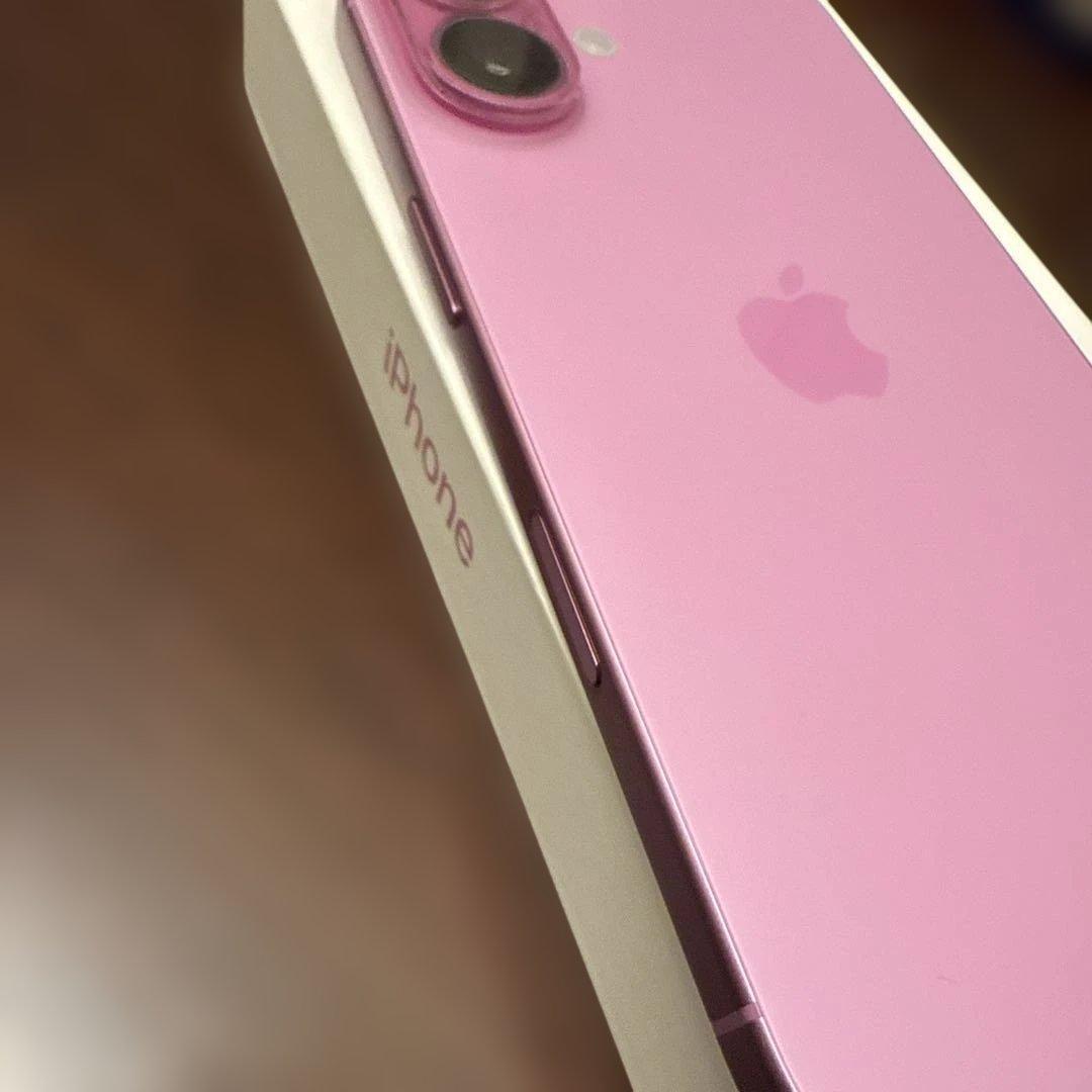 iPhone16 ピンク 本体 256G バッテリー最大容量98% 少し傷あり