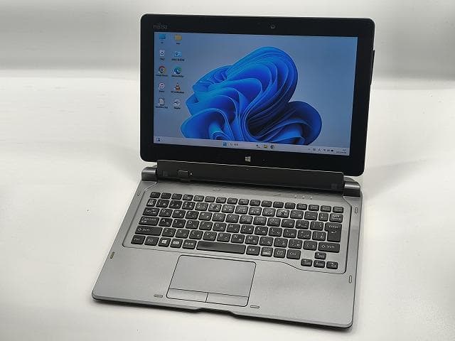 ノートパソコン/Windows11/Core i5/4GB/SSD★タブレット