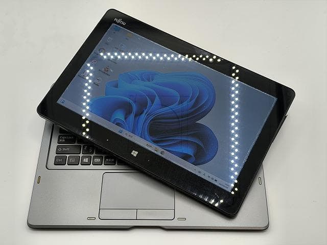 ノートパソコン/Windows11/Core i5/4GB/SSD★タブレット