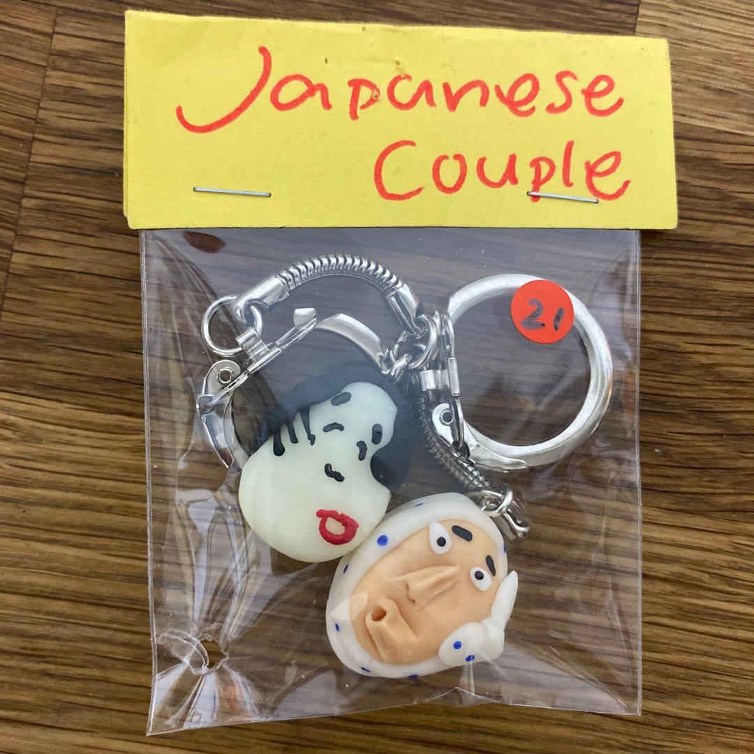 ちょいブスさんの大人気　蓄光　光るキーホルダー3点セット