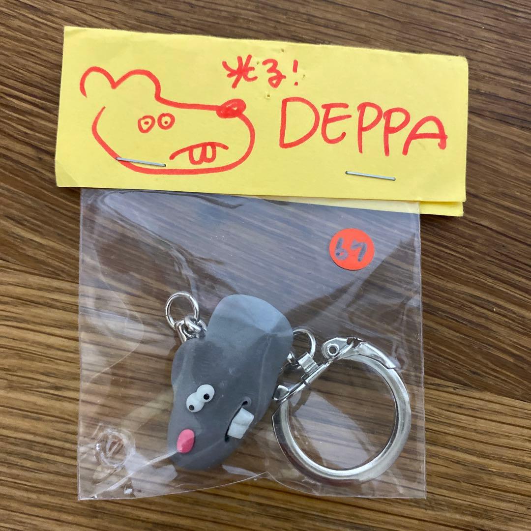 ちょいブスさんの大人気　蓄光　光るキーホルダー3点セット