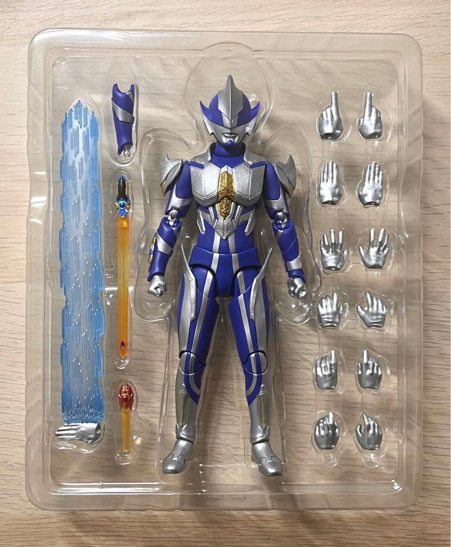 【かっちゃん】SHFウルトラマンメビウス+ハンターナイトツルギ