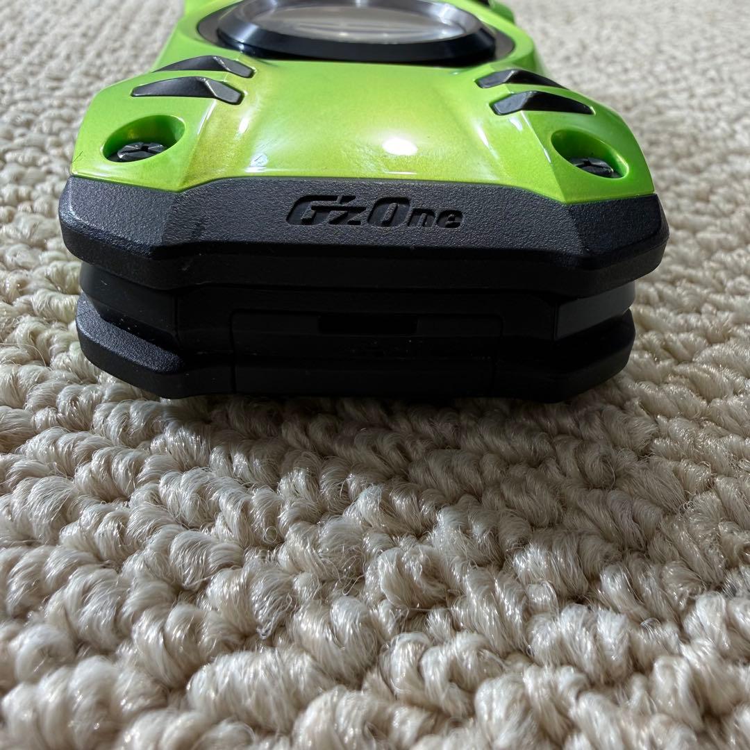 au KYY31 G'zOne TYPE-XX SIMフリー