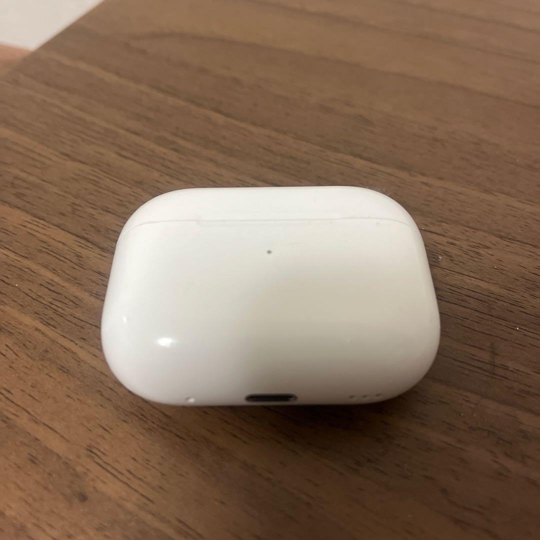 AirPods Pro 第2世代 本体 、充電ケーブルなど付属品は購入時と同様