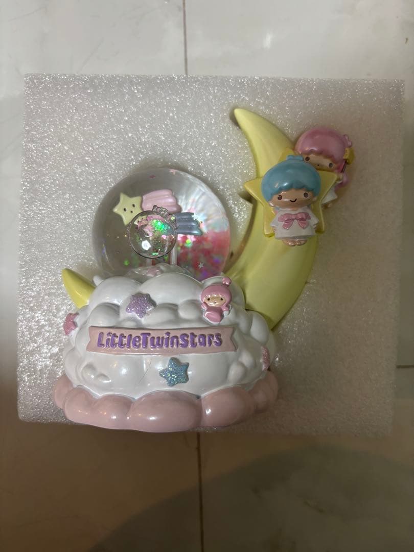 キキララ　スノーグローブ