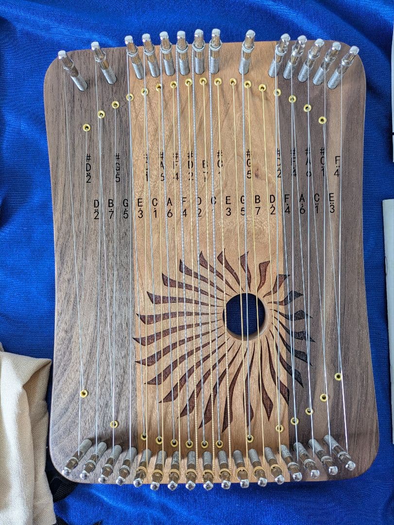 Hluru Kalyre ハーピカ・木製 31弦セット