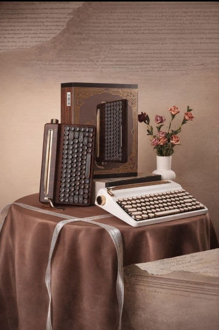 レトロタイプライター風 ワイヤレスキーボードホワイト｜Bluetooth対応