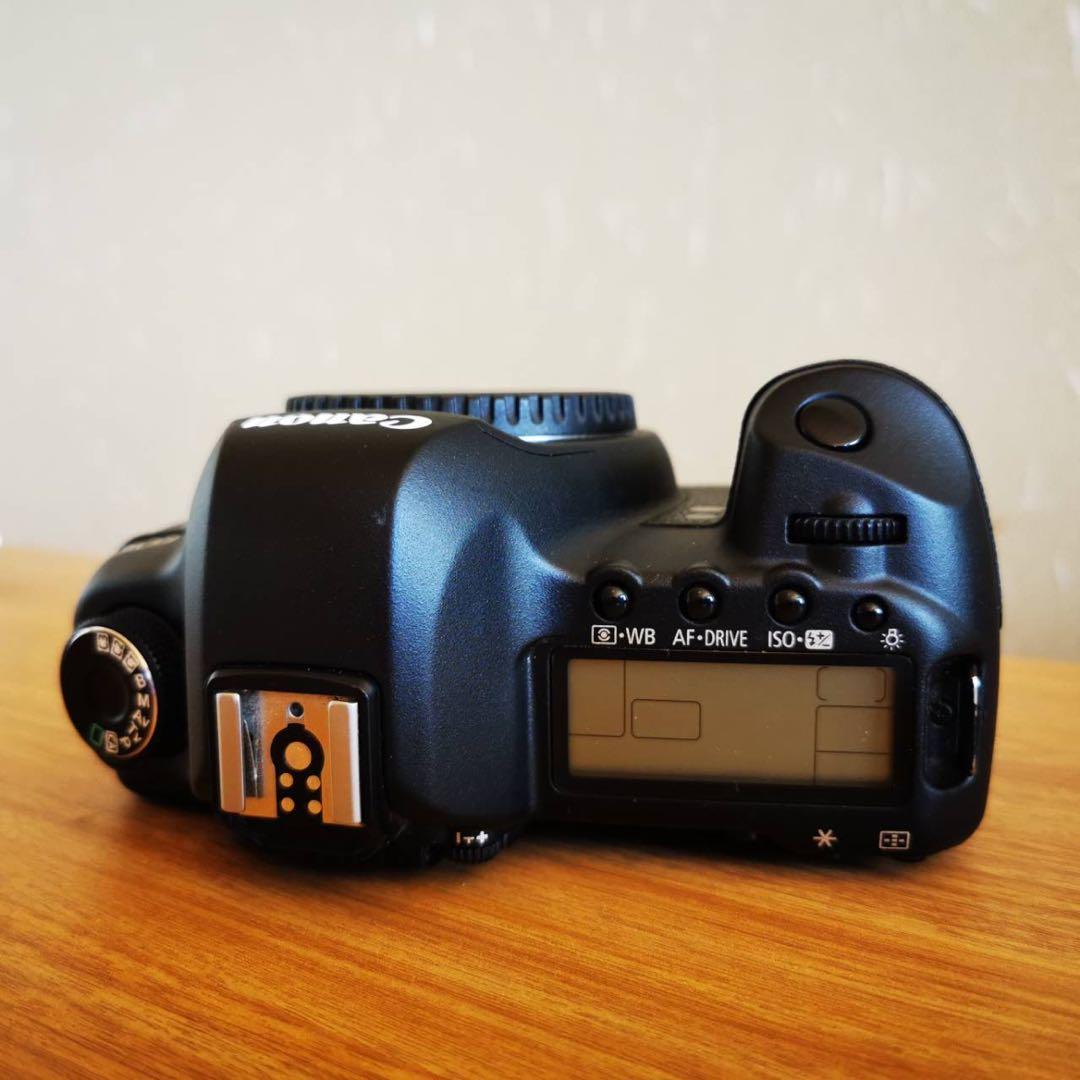 Canon EOS 5D Mark II （中古）充電器無し