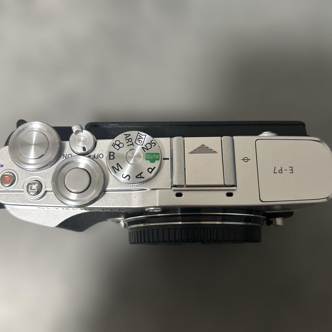 OLYMPUS (オリンパス) PEN E-P7 美品