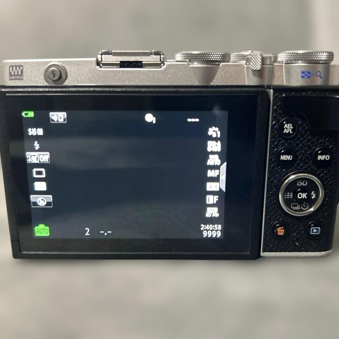 OLYMPUS (オリンパス) PEN E-P7 美品