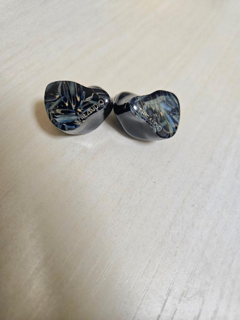 美品 THIEAUDIO HYPE2 有線イヤホン 高音質 ブルー