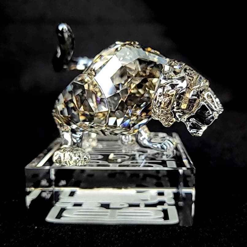 ◆未使用級◆スワロフスキー　虎　寅　トラ　2010年限定　置物　箱つき