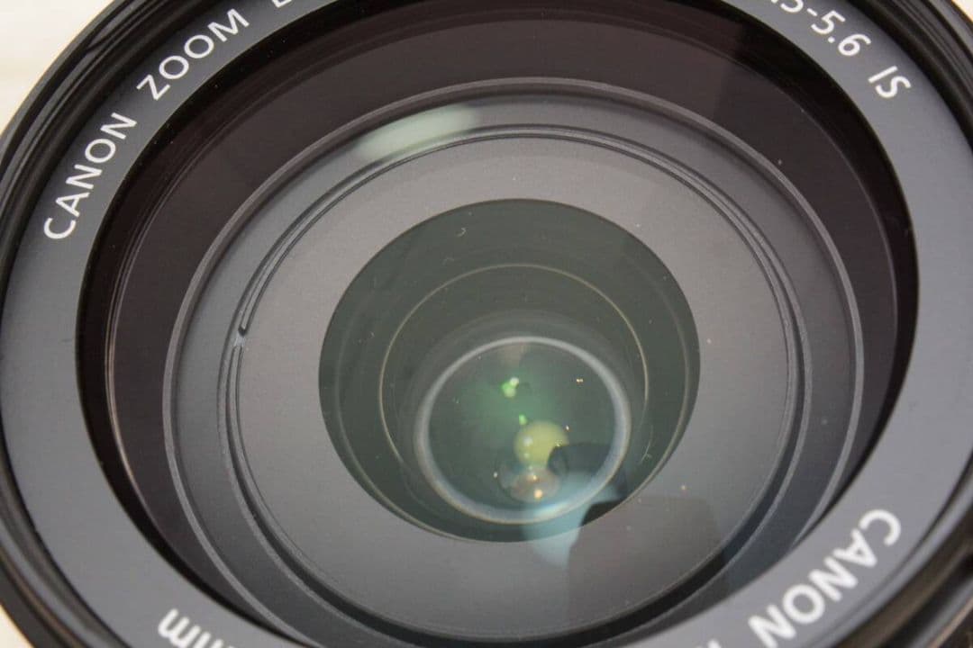 超美品　手ぶれ補正とオートフォーカス　CANON EFS 18-200mm IS