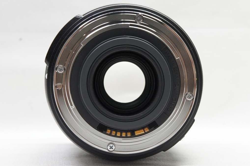 超美品　手ぶれ補正とオートフォーカス　CANON EFS 18-200mm IS