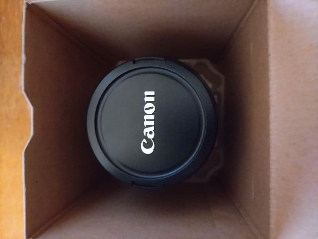 超美品　手ぶれ補正とオートフォーカス　CANON EFS 18-200mm IS