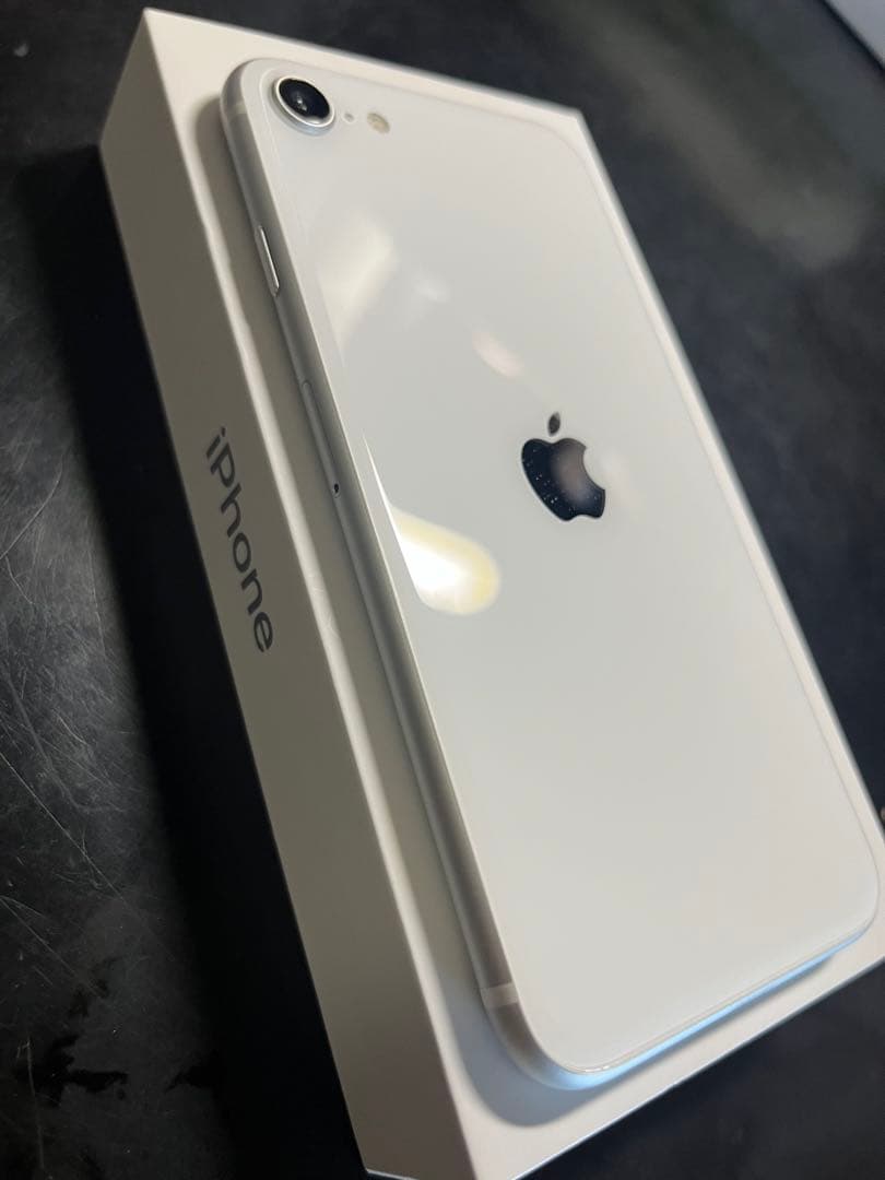 iPhone SE 64GB ホワイト 美品