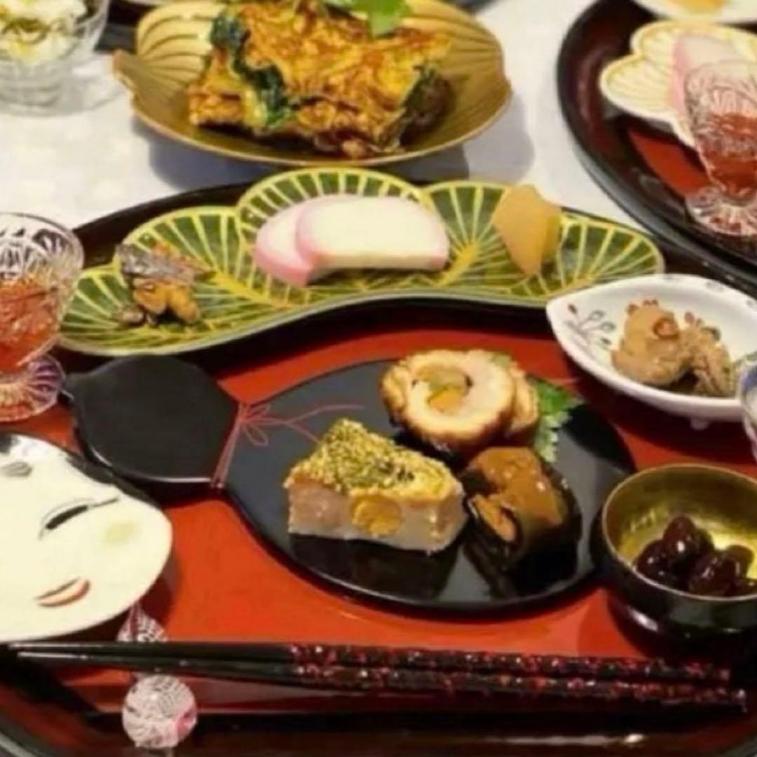 【新品】【大人気】有田焼幸楽窯　錦茶緑金松葉形前菜皿3枚セット　縁起物