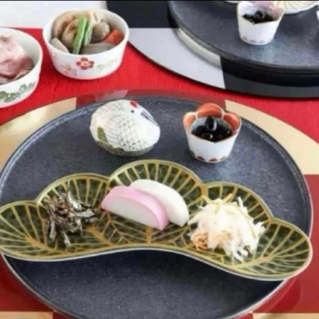 【新品】【大人気】有田焼幸楽窯　錦茶緑金松葉形前菜皿3枚セット　縁起物