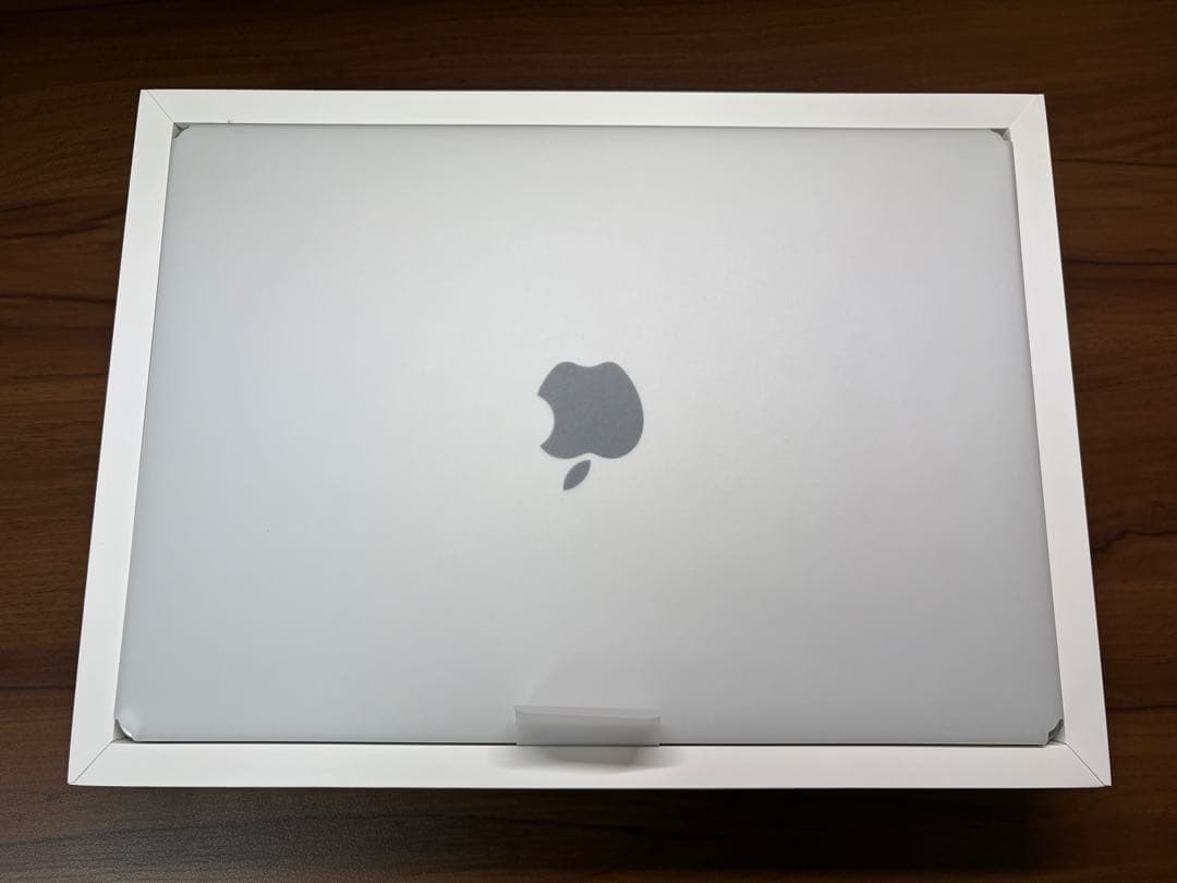 MacBook pro M4 14インチ 24GB 1TB シルバー JIS