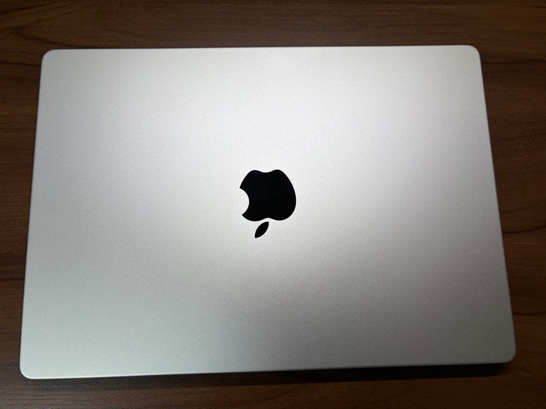 MacBook pro M4 14インチ 24GB 1TB シルバー JIS