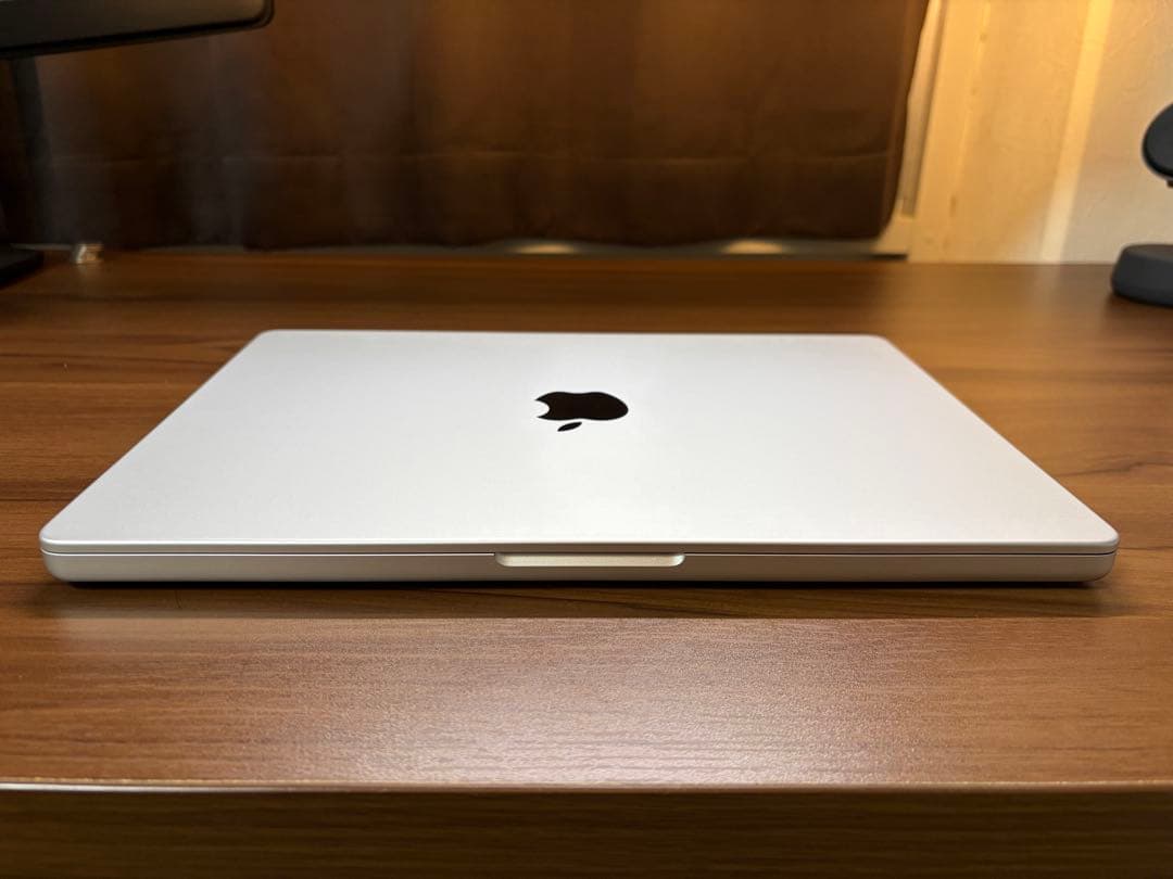 MacBook pro M4 14インチ 24GB 1TB シルバー JIS