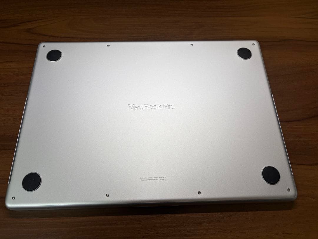 MacBook pro M4 14インチ 24GB 1TB シルバー JIS