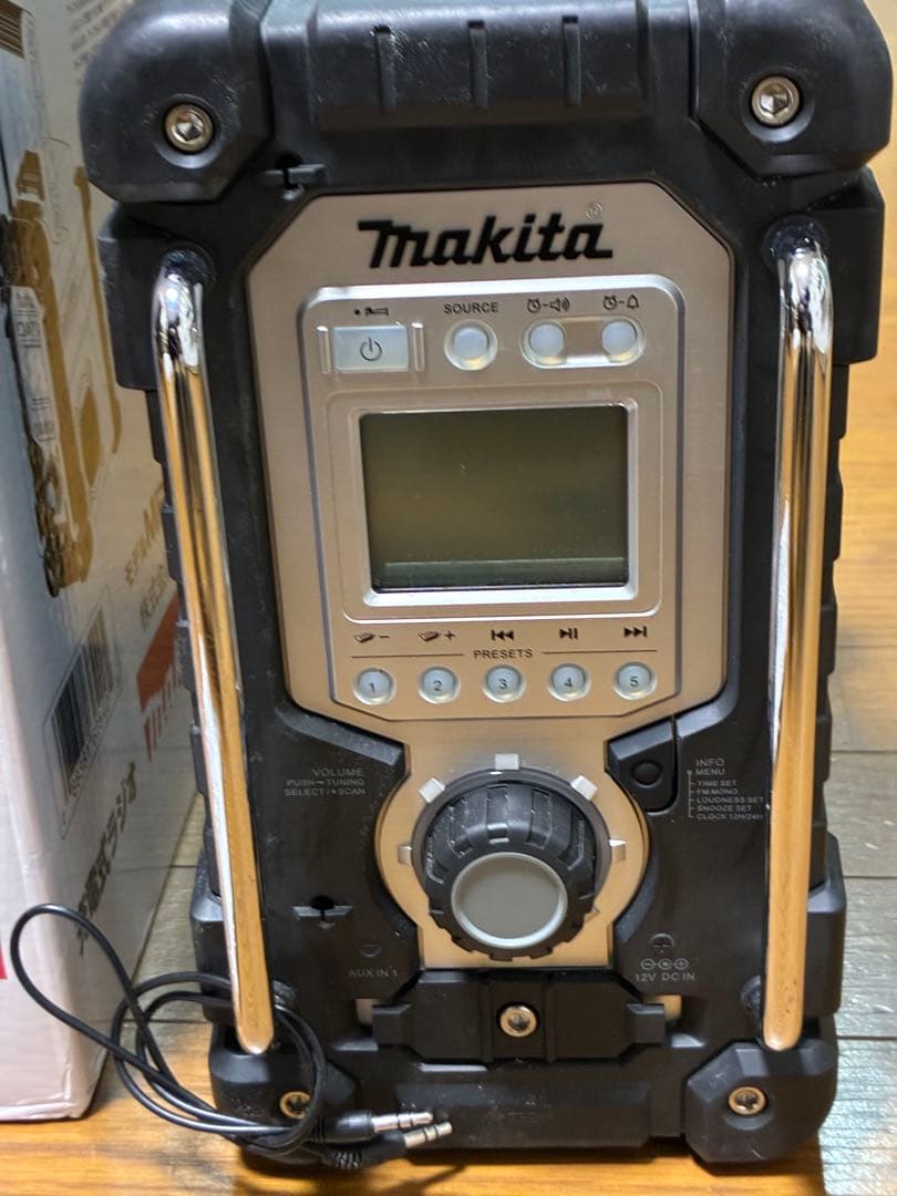 Makita マキタ　コードレス現場ラジオ【MR103】