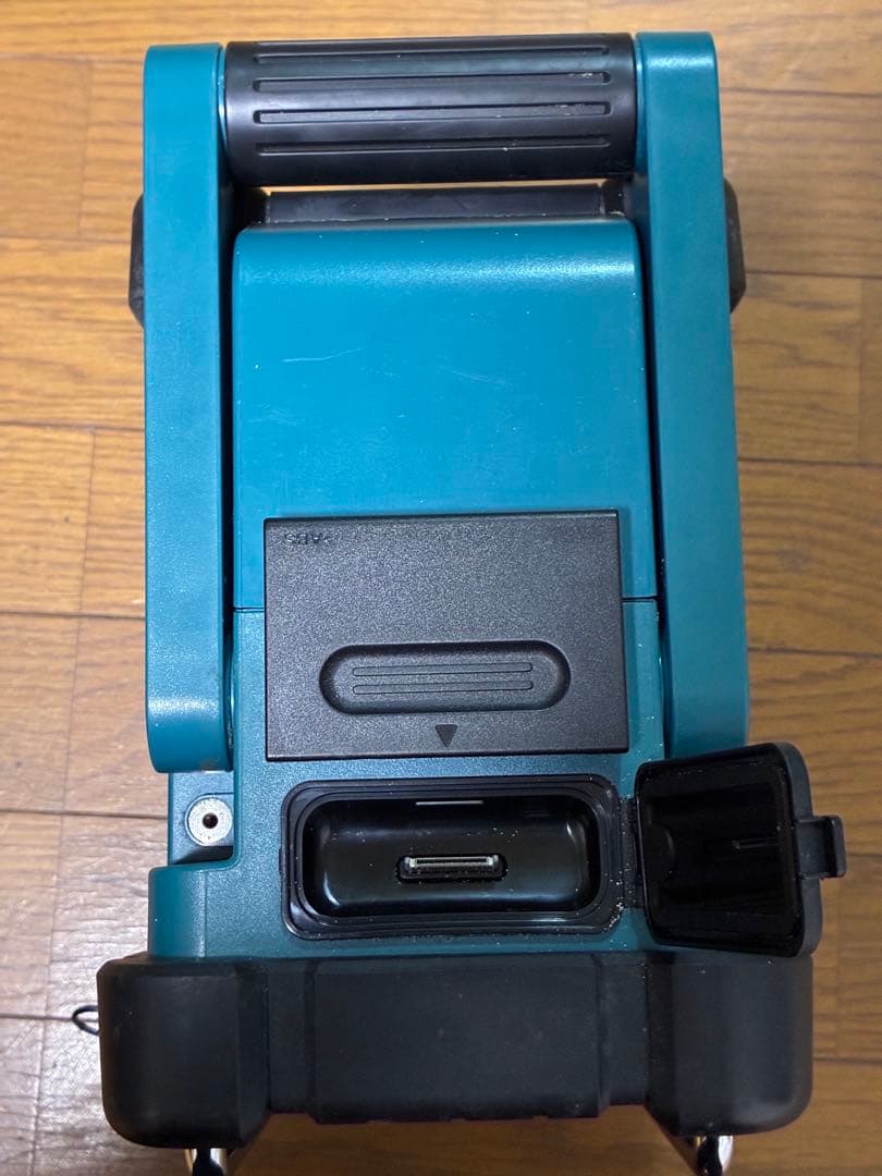 Makita マキタ　コードレス現場ラジオ【MR103】