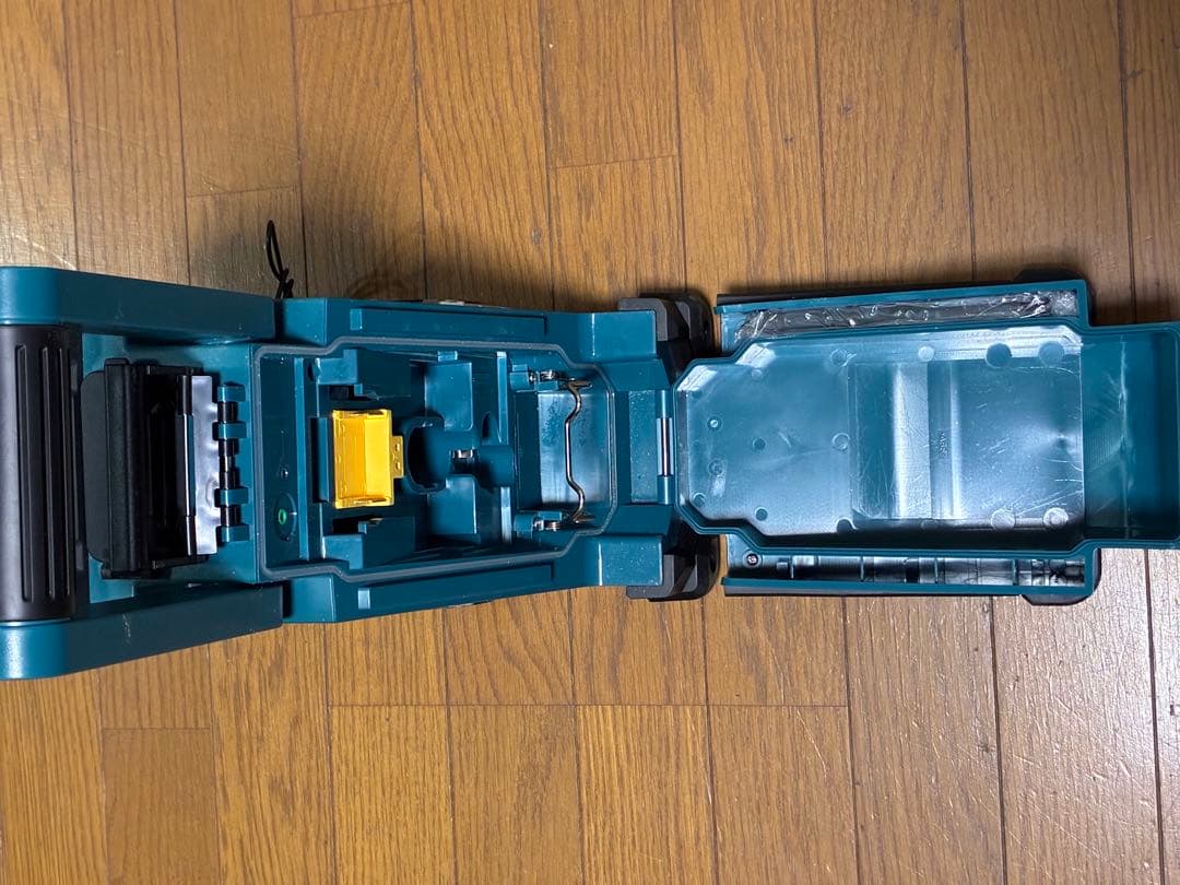 Makita マキタ　コードレス現場ラジオ【MR103】
