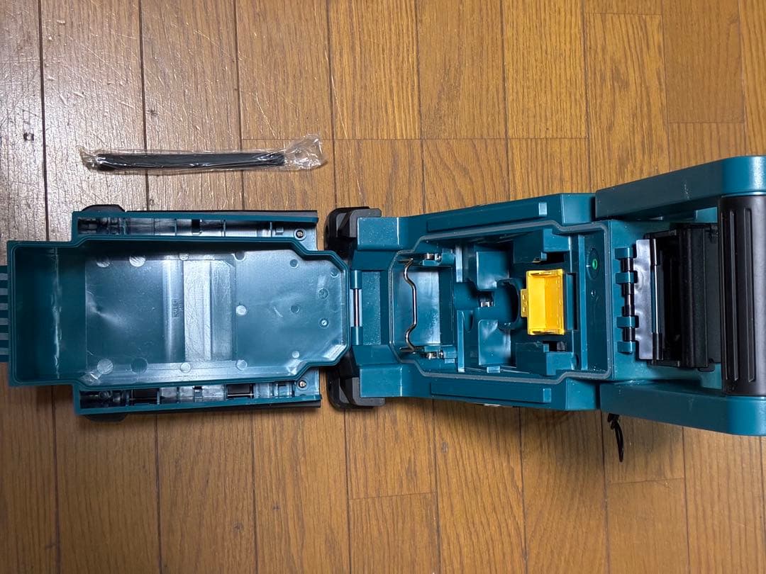 Makita マキタ　コードレス現場ラジオ【MR103】