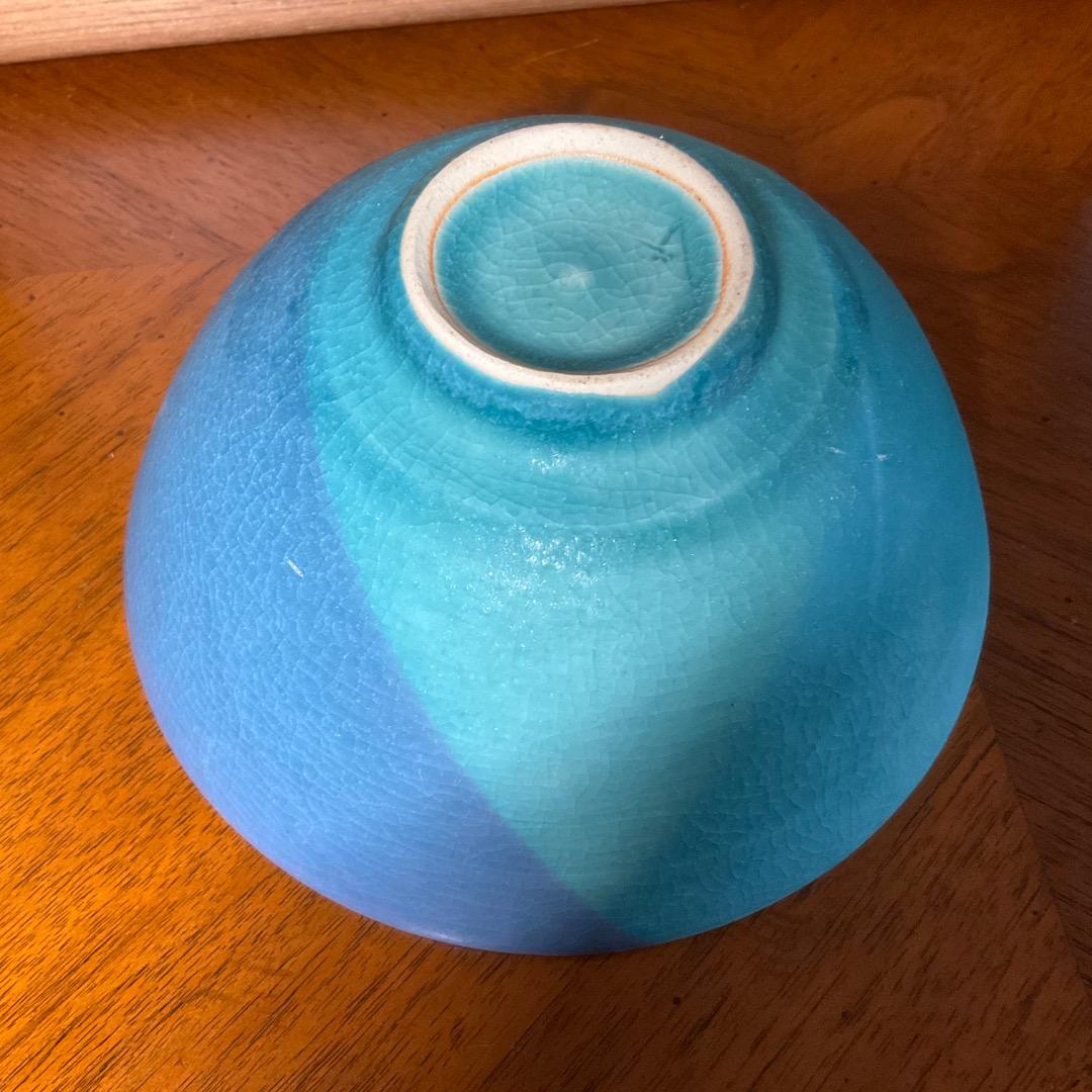 ブルーがとても美しい中鉢　未使用品